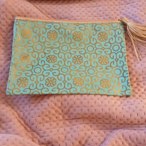 Mary Square - Picture 1 of 3